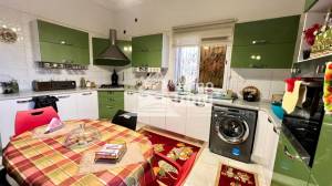 Villa de 461 m sur trois niveaux