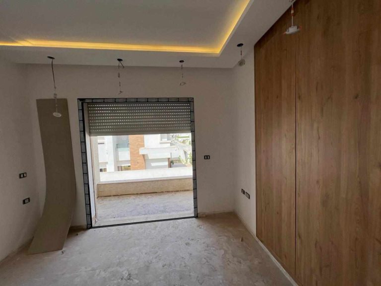 Triplex neuf avec piscine &agrave; chotrana 1