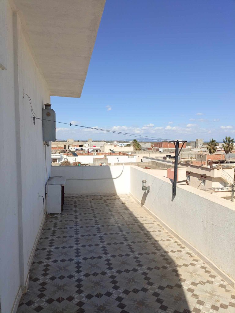 Av appartement 68md pas loin de hammamet sud