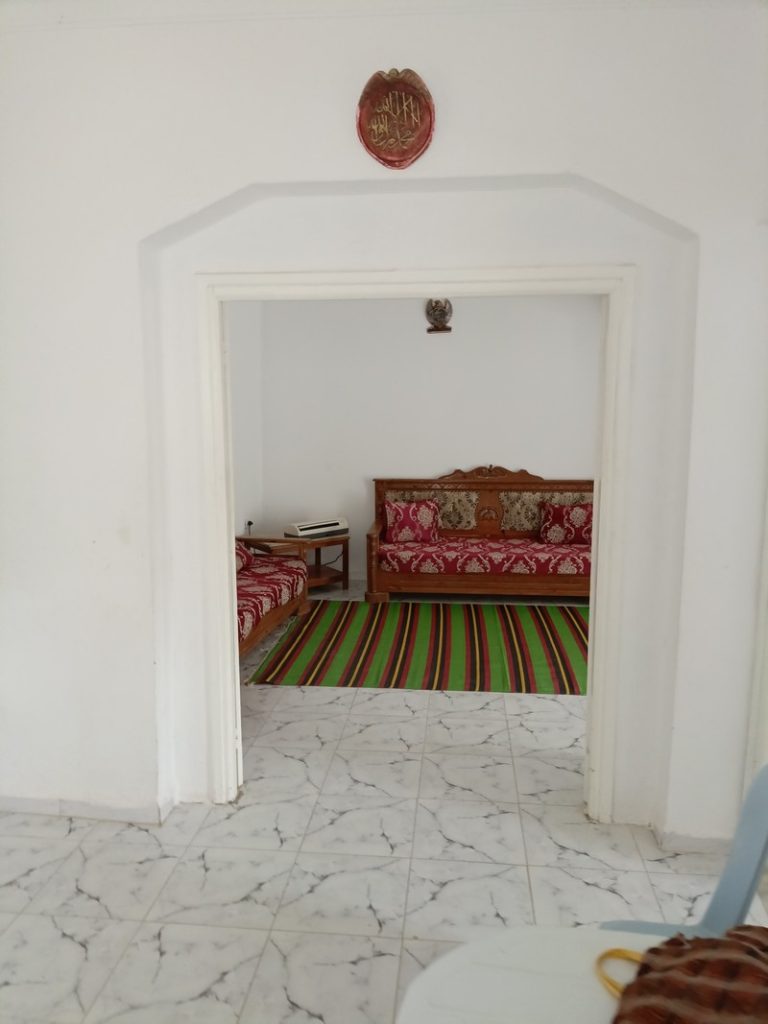 Av 2 maisons pas loin au centre hammamete