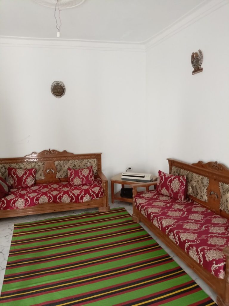 Av 2 maisons pas loin au centre hammamete