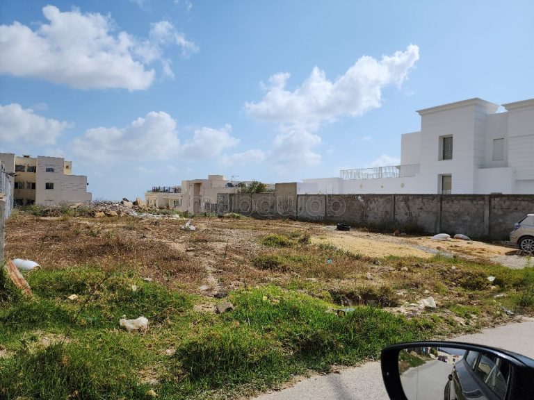 Beau terrain ennasr 2