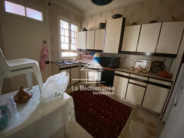Une villa sur deux niveaux à bayrem tounsi