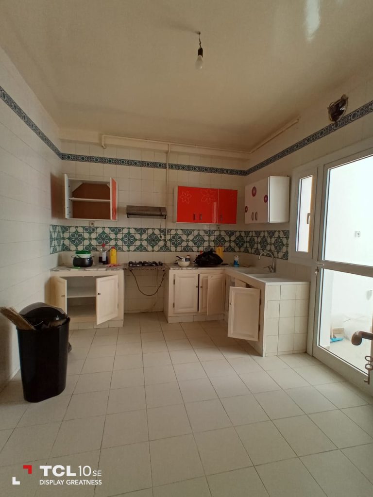 1 &egrave;r &eacute;tage s3 tr&egrave;s bien situ&eacute;