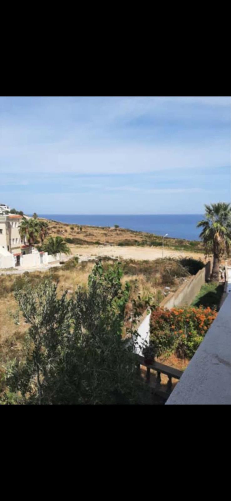 Terrain titr&eacute; vue sur mer zone touristique