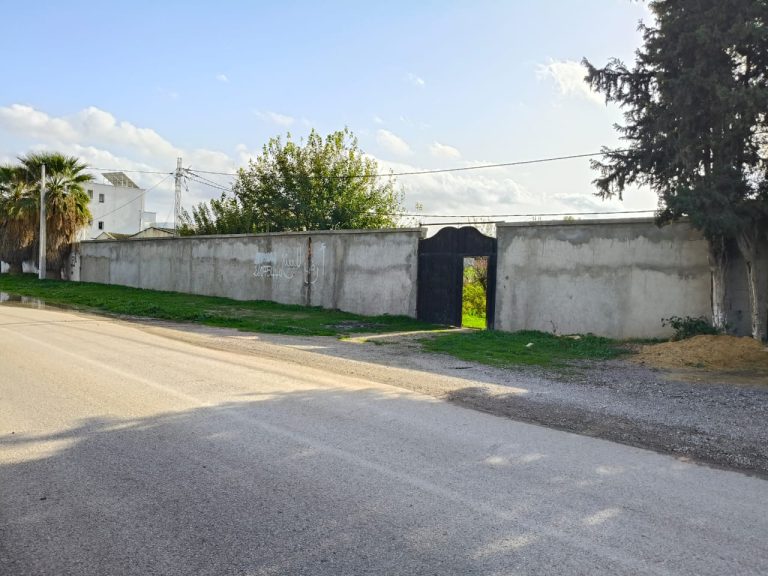 Terrain sanhaja cit&eacute; des juges