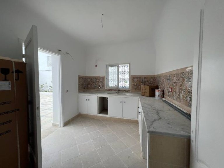 V391 villa karé kharouba villa