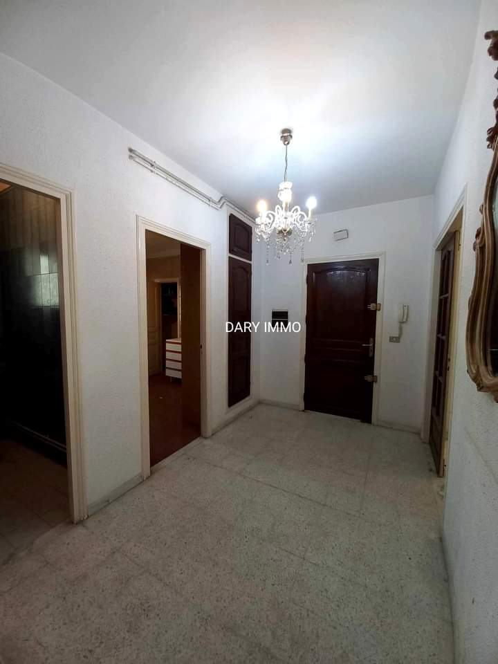 Un appartement s3 vide el manar 3