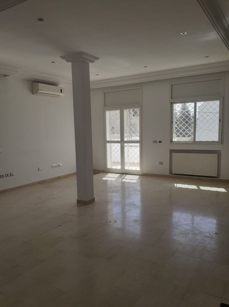 Une villa &agrave; la soukra