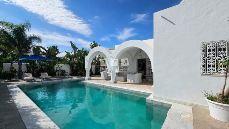 Villa de plain pieds av zone yasmine hammamet