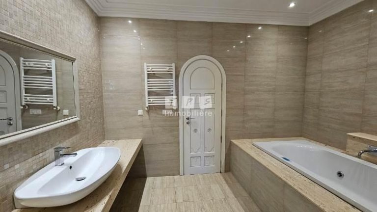 Villa de plain pieds av zone yasmine hammamet