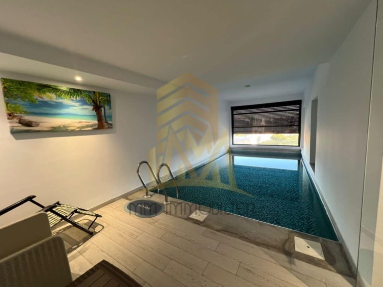 Triplex avec piscine à la soukra