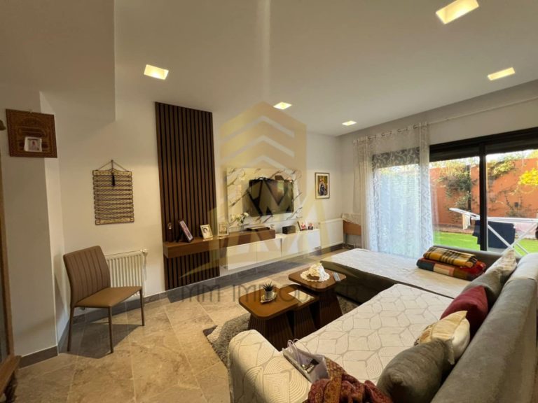 Triplex avec piscine à la soukra