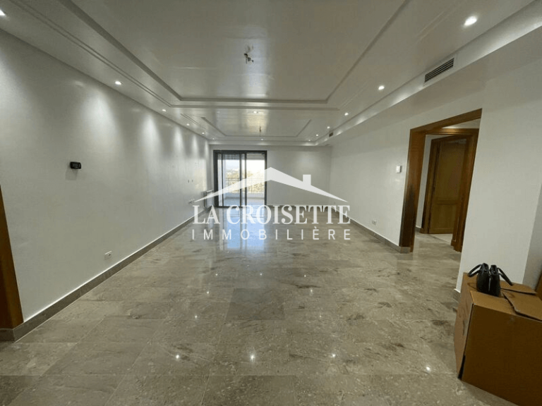 Un appartement s4 vide mav1788