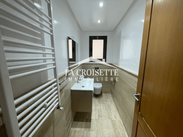 Un appartement s4 vide mav1788