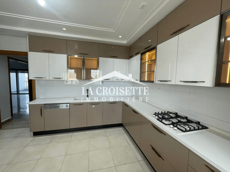 Un appartement s4 vide mav1788