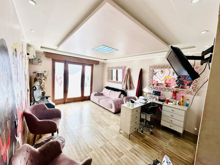 Av fond de commerce et mat&eacute;riels