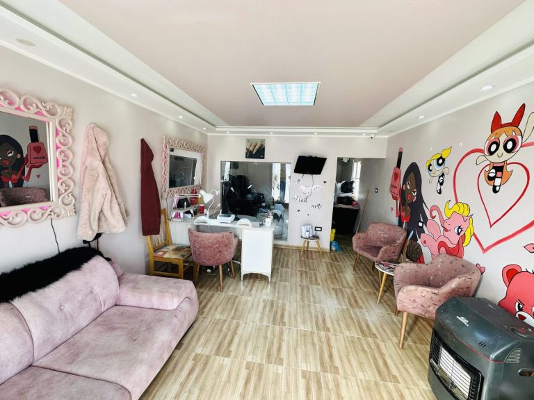 Av fond de commerce et mat&eacute;riels