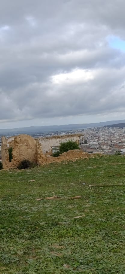 Terrain dans un emplacement strat&eacute;gique