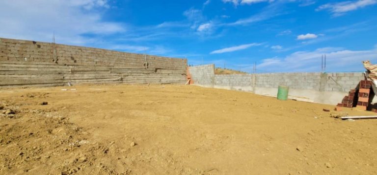 Terrain de 445 m2 est titr&eacute;