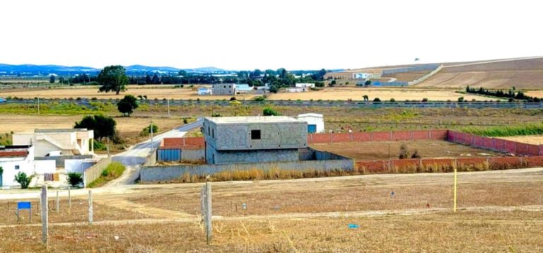 Terrain de 445 m2 est titr&eacute;