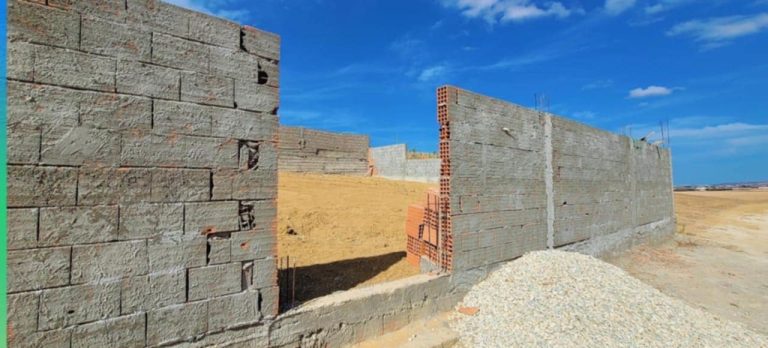 Titre bleu pour ce terrain 222m2