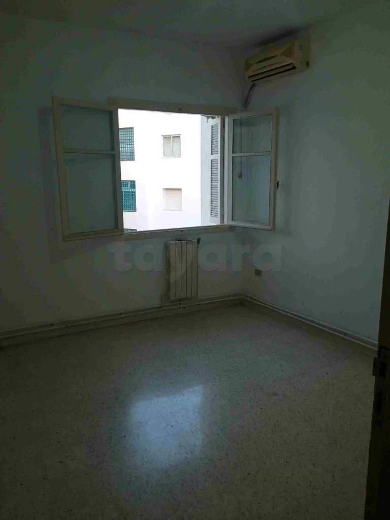 Appartement titr&eacute; ennasr 1