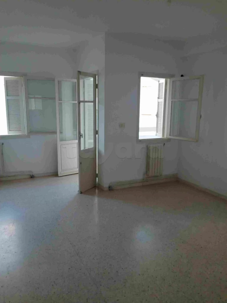 Appartement titr&eacute; ennasr 1