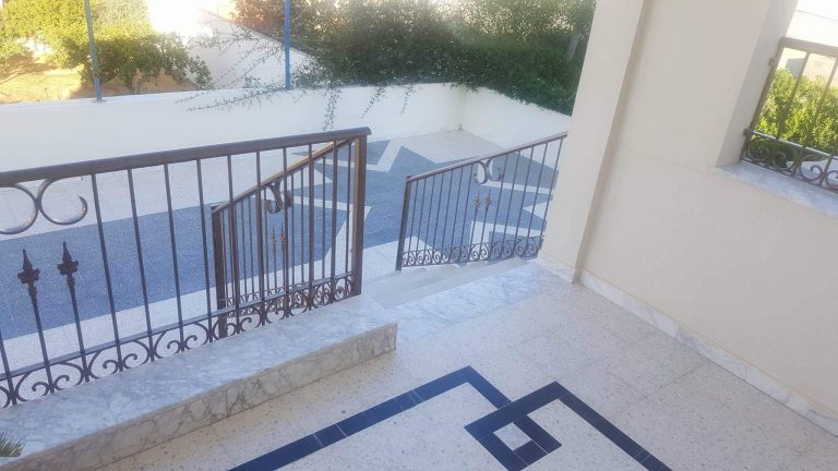 Etage de villa avec garage