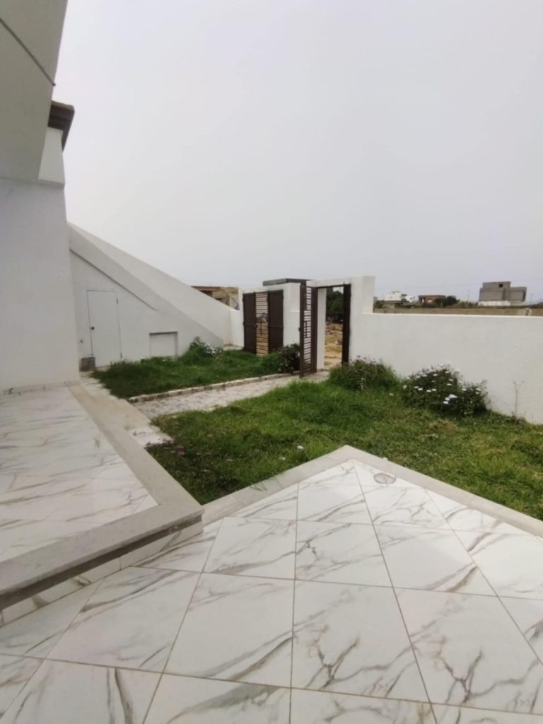 Une belle maison nouvellement construit