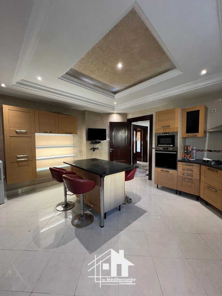Luxueuse villa r2 &agrave; cit&eacute; el ferdaws bardo