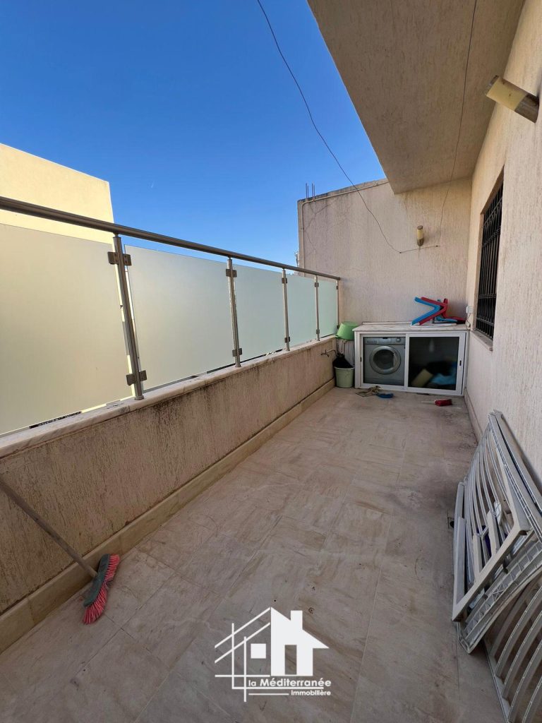 Luxueuse villa r2 &agrave; cit&eacute; el ferdaws bardo