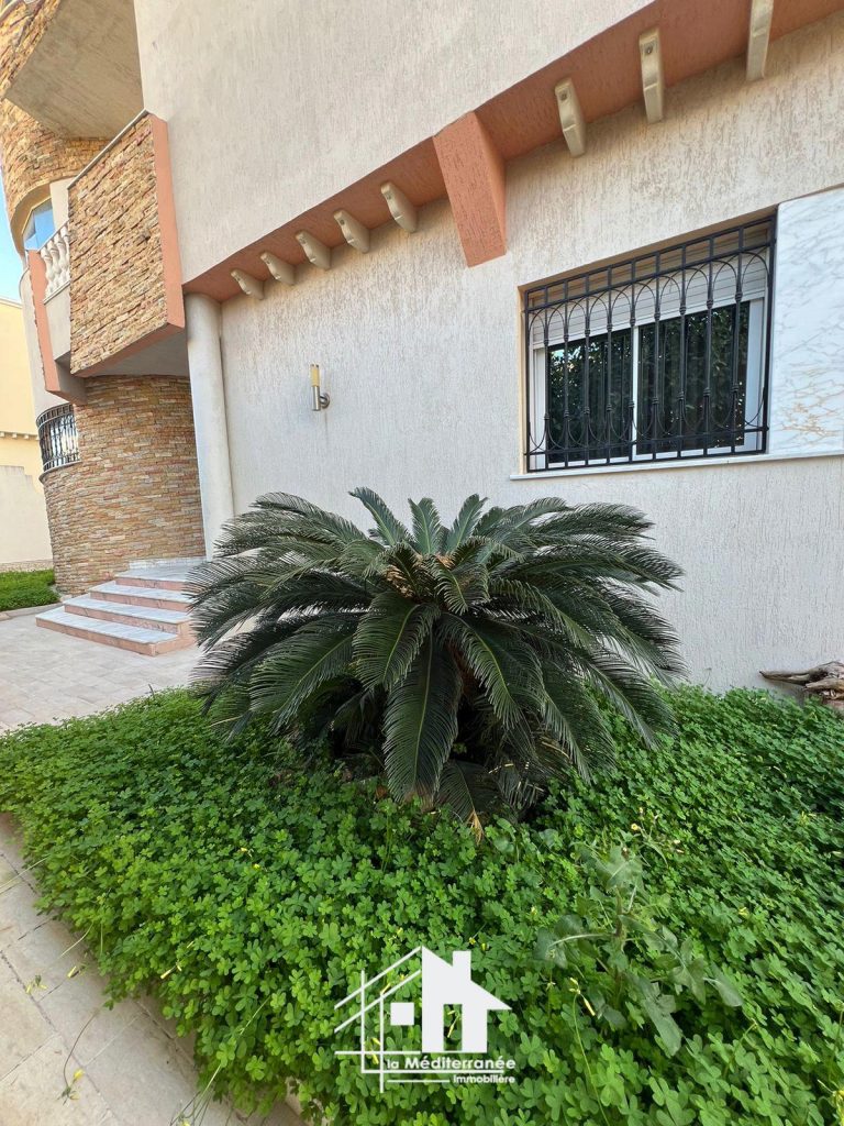 Luxueuse villa r2 &agrave; cit&eacute; el ferdaws bardo