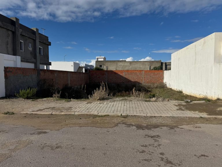 Terrain de 330m &agrave; jardin de mornag