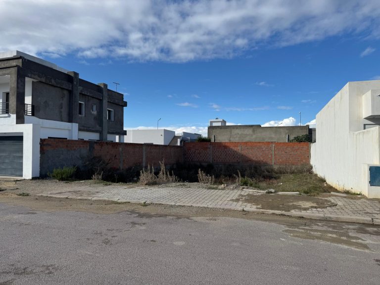 Terrain de 330m &agrave; jardin de mornag