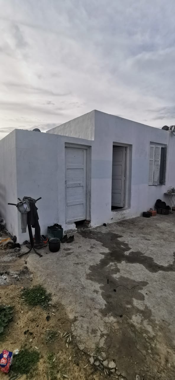 Ferme &agrave; menzel bouzelfa