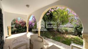 Villa de 500m2 sur terrain de 667 m