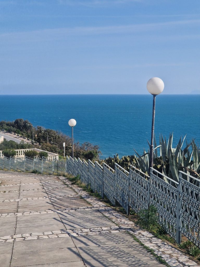 Duplex vue sur mer golden tulip