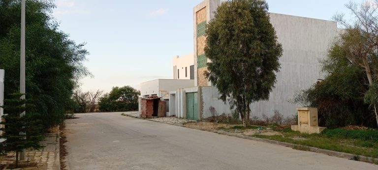 Terrain viabilis&eacute; &agrave; lotissement les flamants roses