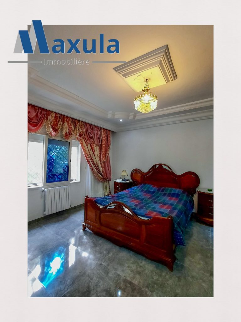 Maison a deux niveaux a rades plage