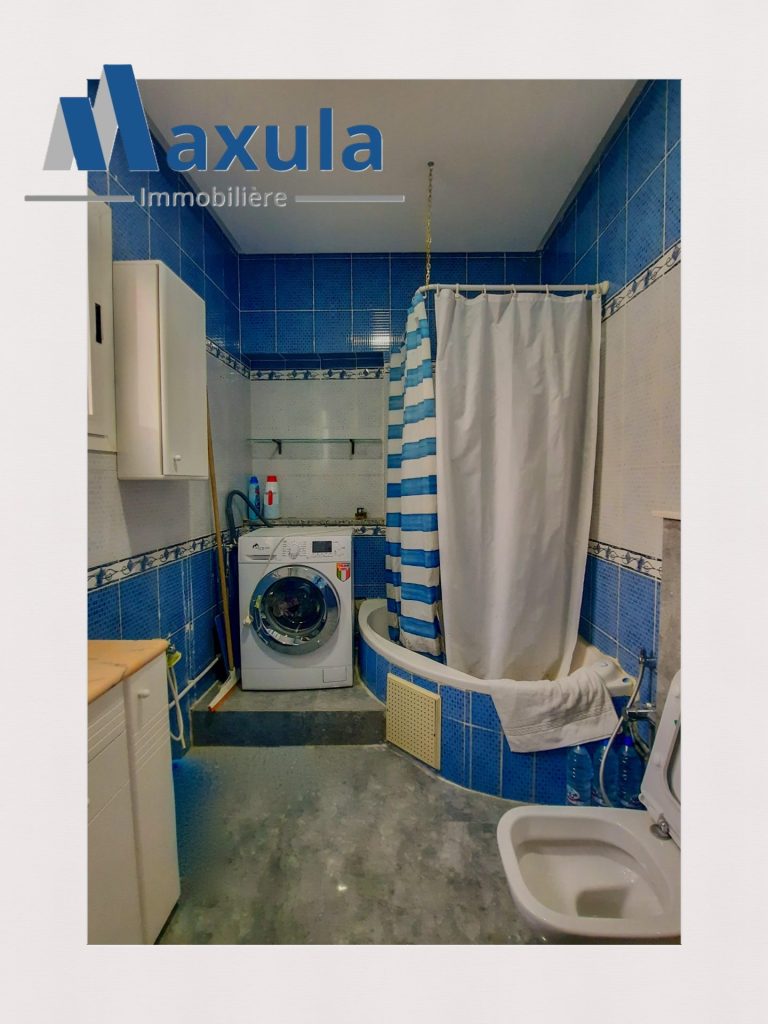 Maison a deux niveaux a rades plage