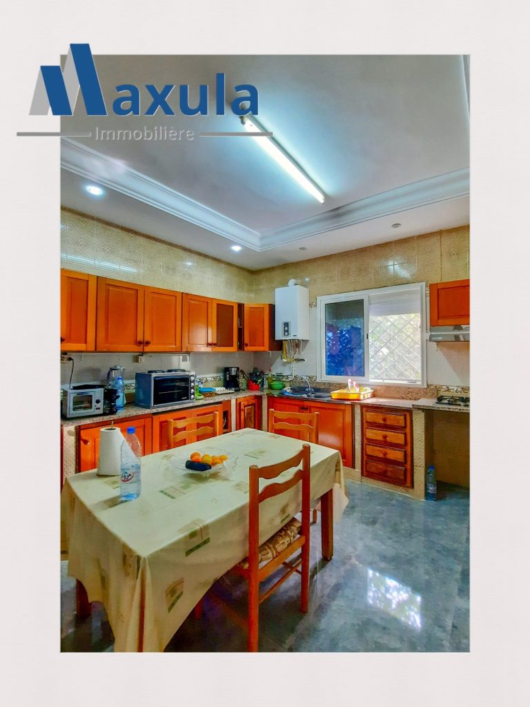 Maison a deux niveaux a rades plage