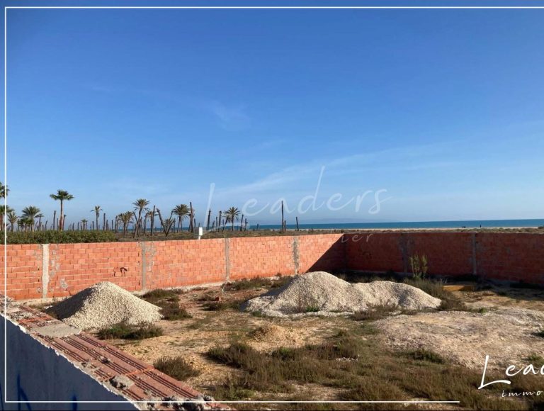 Terrain &agrave; raouad plage vue imprenable sur la mer