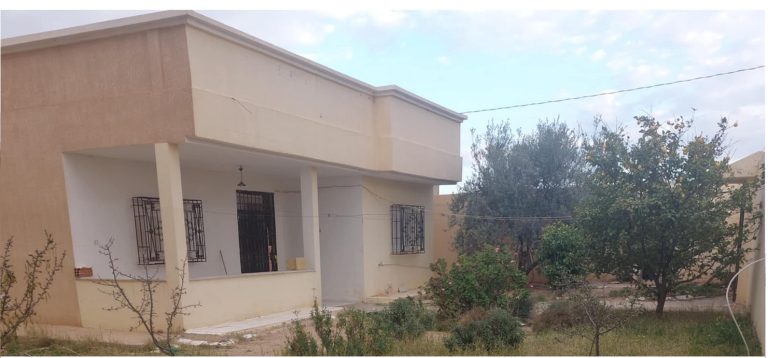 Une villa bien située à kasserine