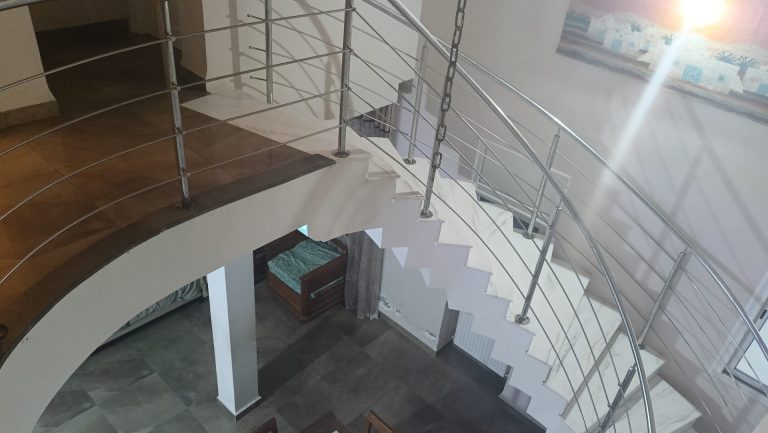 Jolie duplex rades meliane