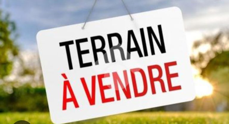 Terrain zone touristique