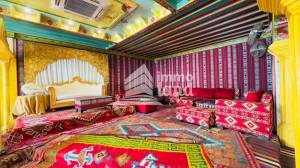 Un palais de 1200 m btit sur