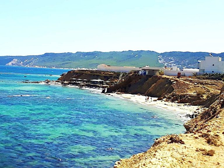 Terrain front mer 2200 m2 rafraf plage ain mestir