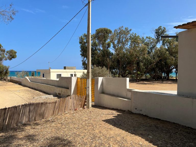 10000 m&egrave;tre carr&eacute; au bord de la mer