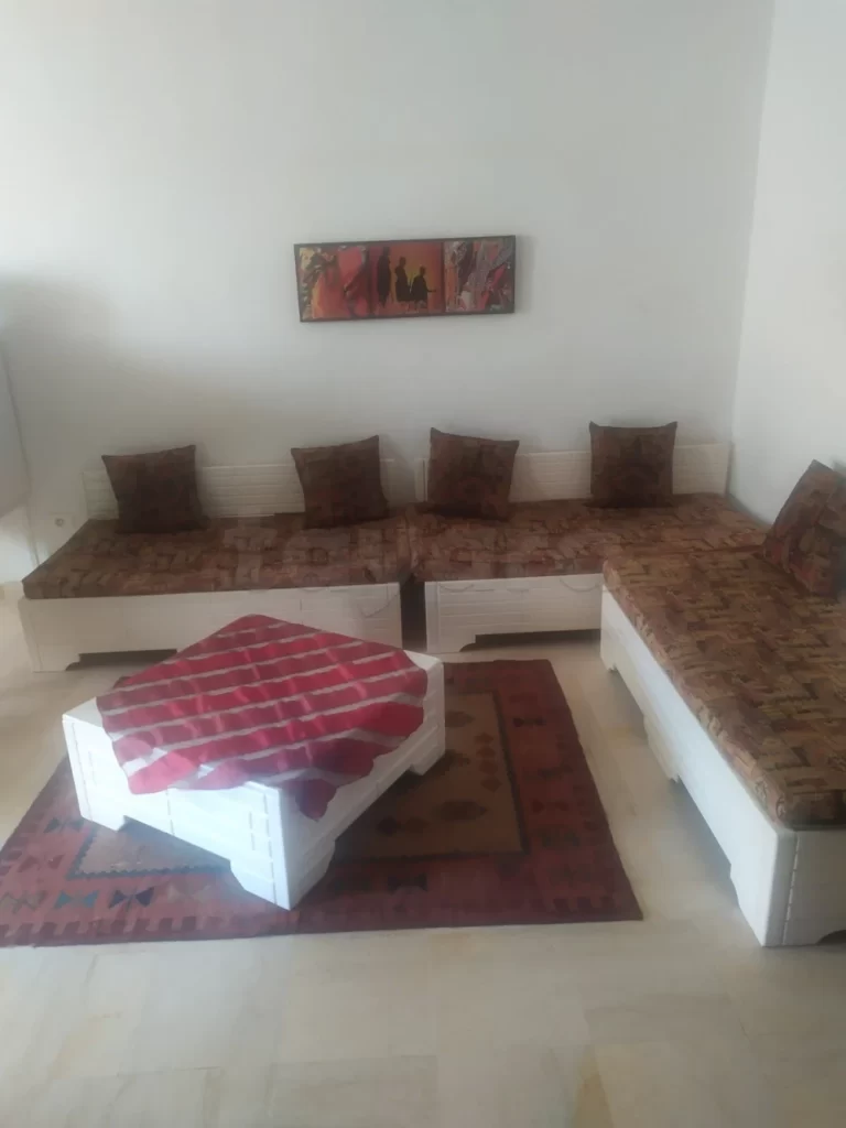 Un appartement semi meubl&eacute;